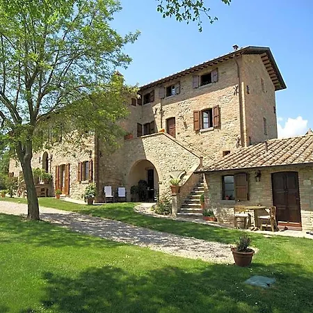 In With Pool Garden * Montone (Umbria)